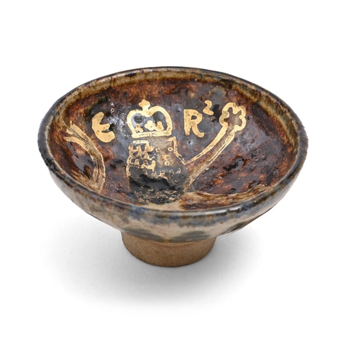 689 - Studio pottery. Eric James Mellon (1925-2014) - Silver Jubilee  bowl,1977 gold lustre and ash glazed... 