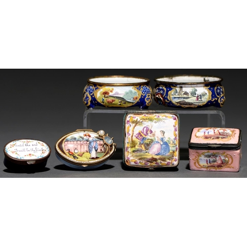 774 - A pair of French enamel salt cellars and three Samson and other enamel patch or other boxes, 19th / ... 