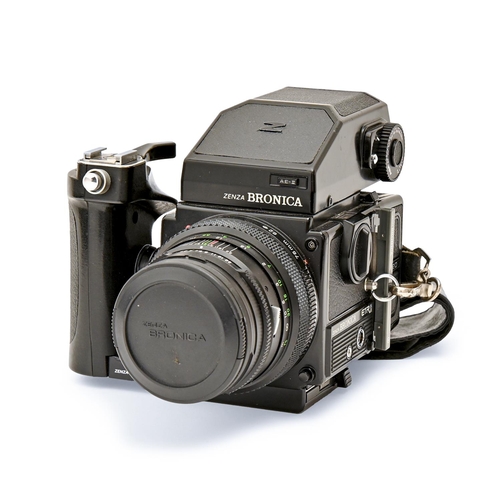 A Zenza Bronica ETR Si medium format camera and maker's F2.8 75mm lens