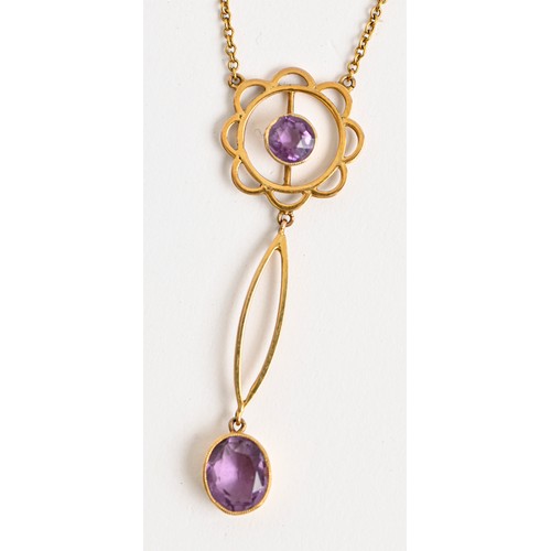 178 - An Edwardian amethyst openwork pendant, with drop en tremblant, in gold, 53mm, integral gold necklet... 