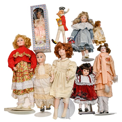 1418 - Miscellaneous dolls, 20th c, some with porcelain heads, various dress and accessories, etc... 