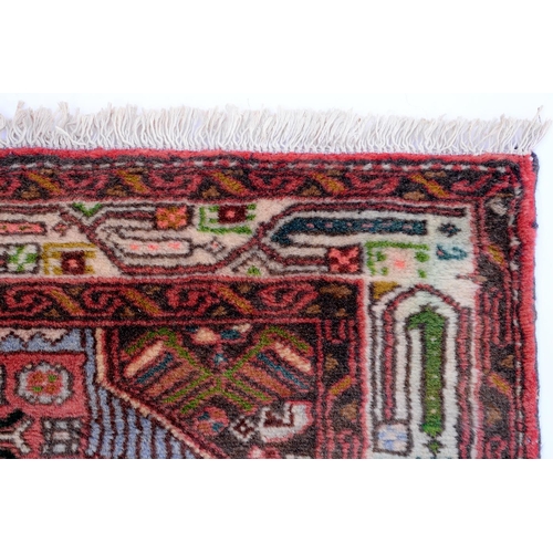 1147 - A Persian rug, 160 x 98cm