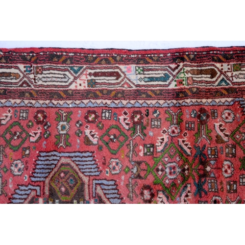 1147 - A Persian rug, 160 x 98cm