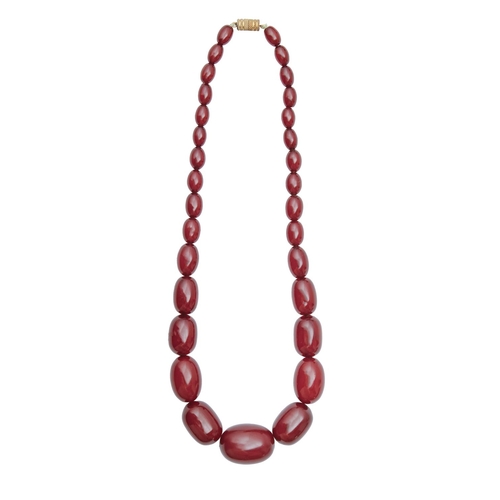 161 - A necklace of faturan beads, 60g