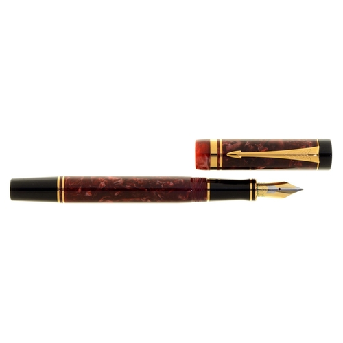 669 - A Parker Duofold Classic burgundy fountain pen