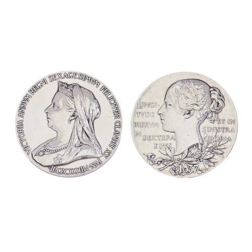 696 - Diamond Jubilee of Queen Victoria, 1897. Commemorative silver medal, the official Royal Mint issue, ... 