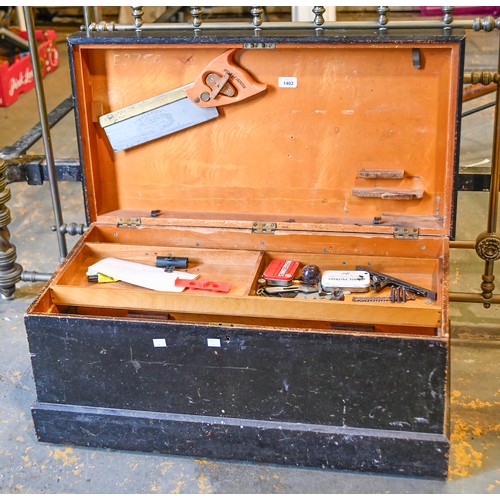 1402 - Tools. A tool chest of hand tools, including a Spear & Jackson 