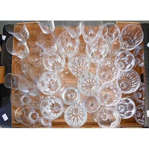 1414 - Miscellaneous Victorian and later cut, etched, moulded and plain glass, including drink glass, ice p... 