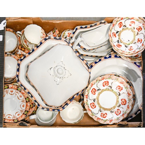 1424 - Miscellaneous ceramics, 19th c and later, including Imari palette teaware, Willow pattern salad plat... 