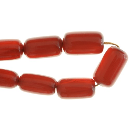 189 - A necklace of oblong faturan beads, 38g