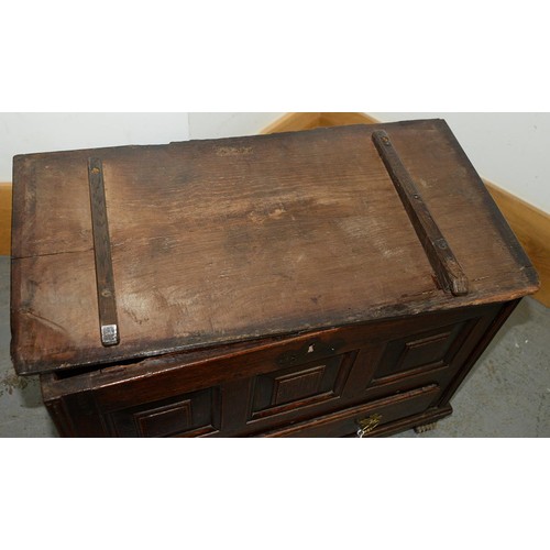 1225 - A George III oak miniature chest, Coffor Bach, with detachable lid and three raised and fielded pane... 