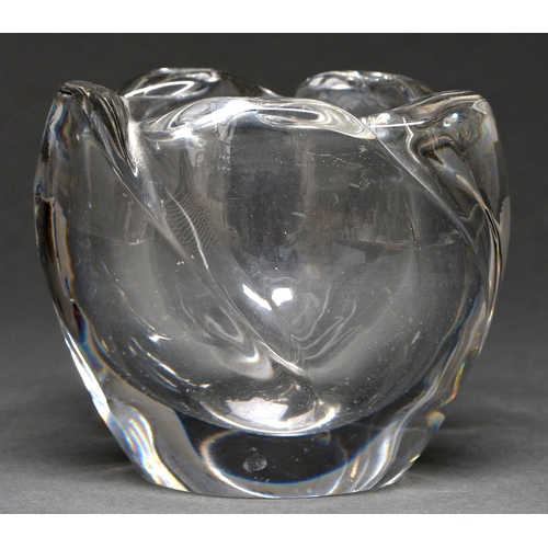 487 - A Daum glass vase, 12cm h, engraved DAUM [cross of Lorraine] NONCY FRANCE