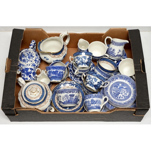 543 - Miscellaneous Booths Real Old Willow pattern tea ware, various, further Willow pattern dinner and te... 