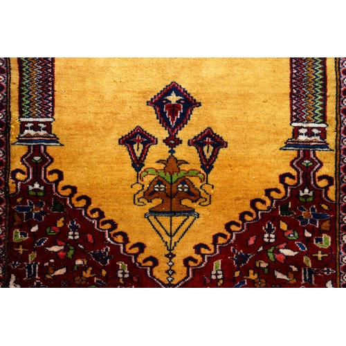 966 - An Indian prayer rug, 151cm x 96cm