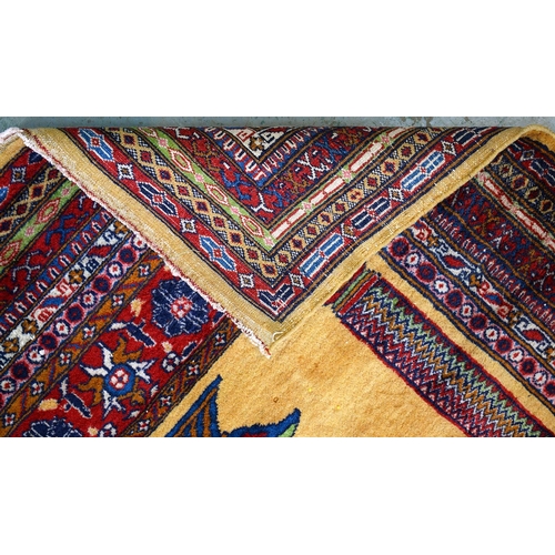 966 - An Indian prayer rug, 151cm x 96cm