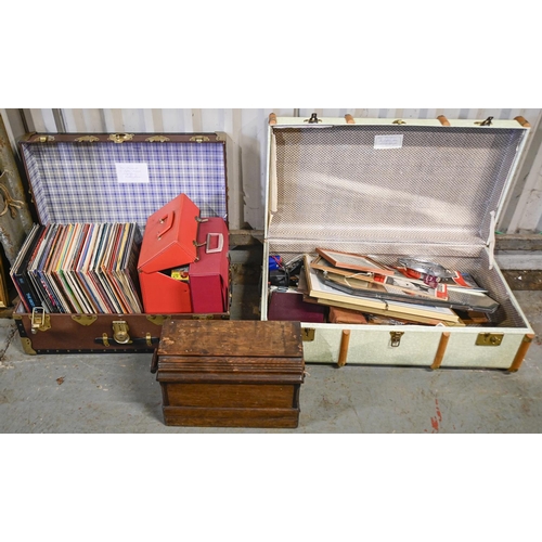 1084 - Miscellaneous items, including a quantity of vinyl LP records, sewing machine in oak case, pictures,... 