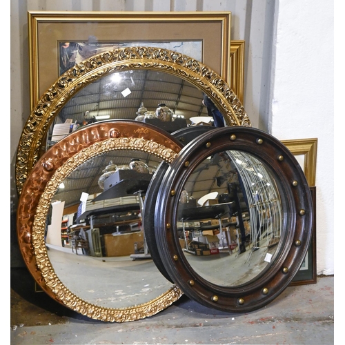 1087 - Miscellaneous pictures, prints and mirrors, including an oak framed convex mirror, 52cm diam... 