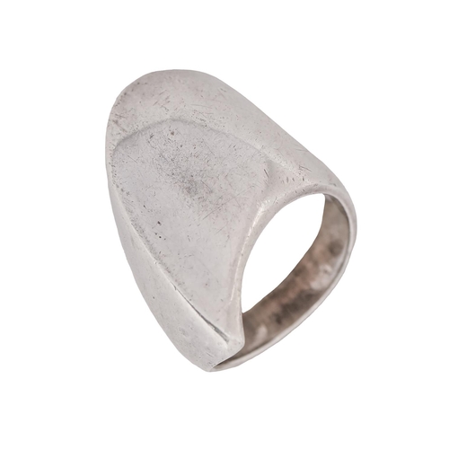 137 - Georg Jensen. A silver ring, 91, designed by Nanna Ditzel, maker's mark, 91 and STERLING DENMARK, im... 