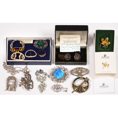 204 - Miscellaneous costume jewellery, late 19th c and later, to include a pearl ring in gold and silver a... 