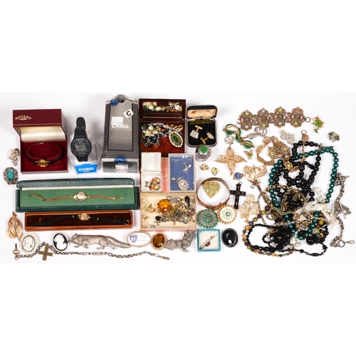 209 - Miscellaneous silver and costume jewellery, etc