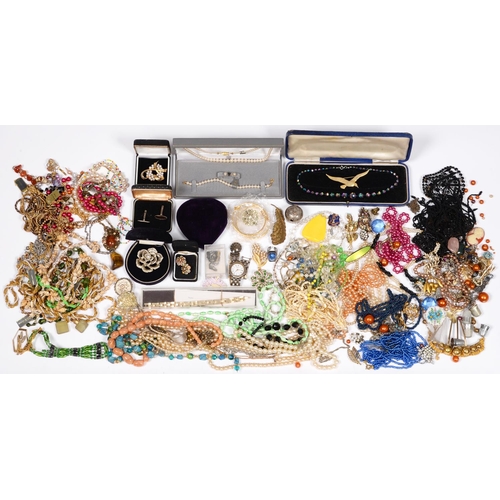 210 - Miscellaneous costume jewellery, including beads, brooches, wristwatches, etc