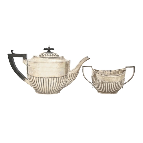 309 - An Edwardian silver teapot and sugar bowl, teapot 14cm h, by Williams (Birmingham) Ltd, 1909, 36ozs ... 