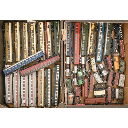 728 - Model railways. A quantity of Hornby, Lima and other carriages and rolling stock