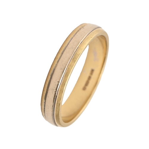 93 - An 18ct gold wedding ring, 4.3g, size M