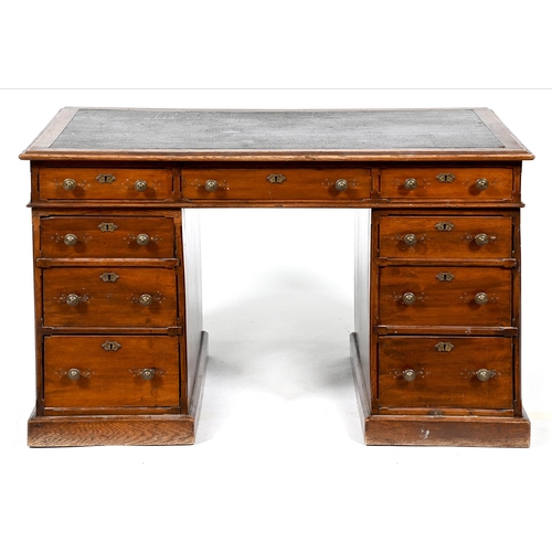 991 - A Victorian walnut pedestal desk, fitted nine drawers, 82cm h; 73 x 121cm