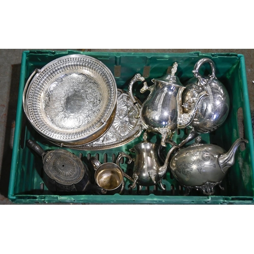 1186 - Miscellaneous plated and other metal ware, including pierced cake basket with swing handle, tea and ... 