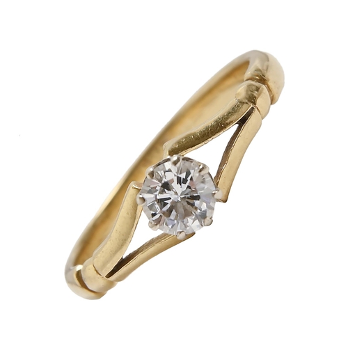 134 - A diamond ring,  with old cut diamond, in gold, 3.5g, size P