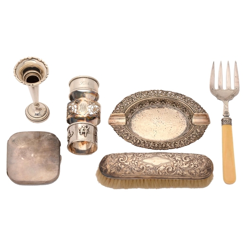 299 - Miscellaneous Victorian and later silver articles, comprising a bone hafted fish serving fork, vase,... 