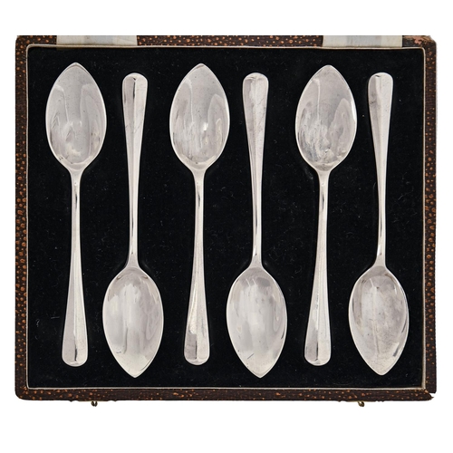 345 - A set of six George VI silver grapefruit spoons, Hanoverian pattern, by Walker & Hall ltd, Sheff... 