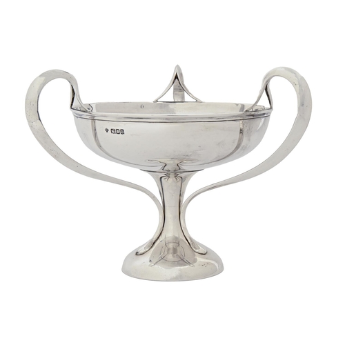 350 - A George V silver fruit stand, with three whiplash handles, 20cm h, by Horace Woodward & Co Ltd,... 