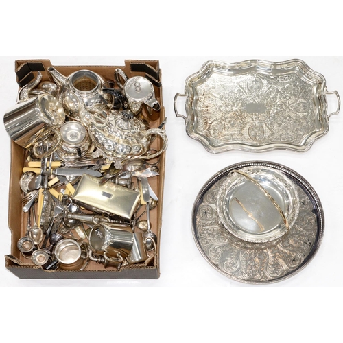 375 - Miscellaneous plated ware, including a two handled tea tray, 47cm w, a tray with pierced gallery, 36... 