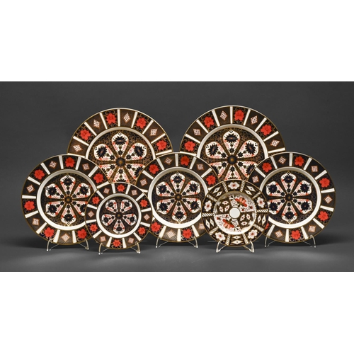 415 - Seven Royal Crown Derby Imari pattern plates, late 20th c, 27cm diam and smaller, printed mark... 