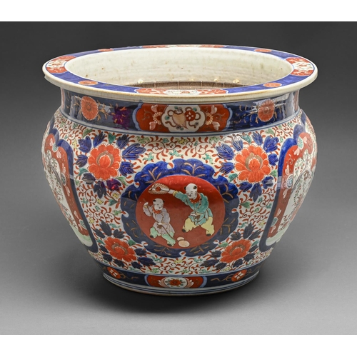 446 - A Japanese Imari jardiniere, early 20th c, 31cm h