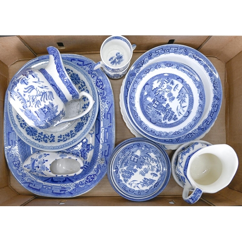 464 - Miscellaneous Wedgwood blue printed earthenware Willow pattern plates and cups and other blue and wh... 