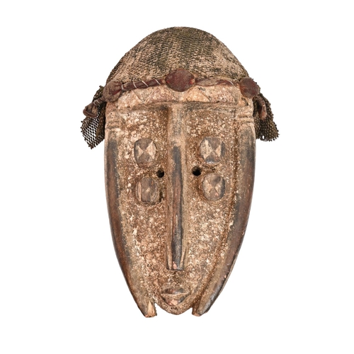 631 - Tribal art. Central Africa - a carved wood mask, possibly Leja DRC, mid 20th c, 34cm... 