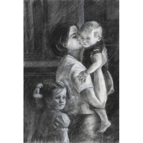 809 - Shirley Bonas RBSA, 20th / 21st c - Motherhood, signed, crayon, en grisaille, 68 x 45cm... 