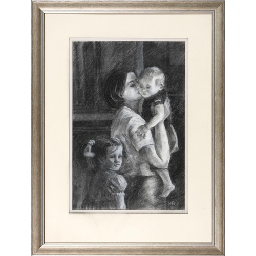 809 - Shirley Bonas RBSA, 20th / 21st c - Motherhood, signed, crayon, en grisaille, 68 x 45cm... 