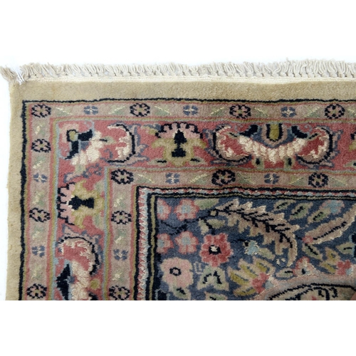 926 - An Indian rug, with silk highlights, 118 x 78cm