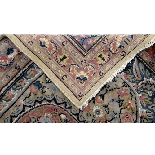 926 - An Indian rug, with silk highlights, 118 x 78cm