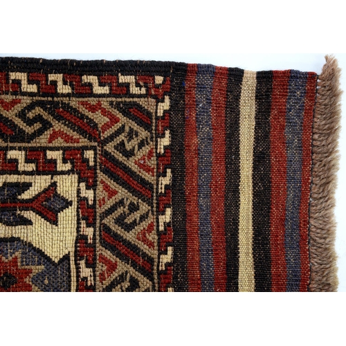 927 - A Turkish Sumak flatweave rug, 130 x 81cm