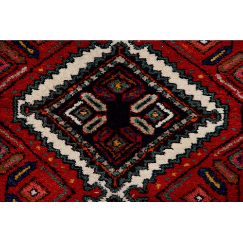 929 - A Persian Veramin rug, 122 x 79cm