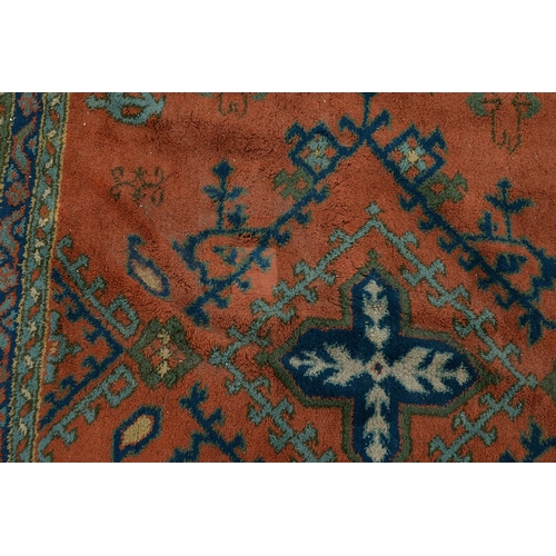 940 - A Turkish / Indian Ushak style carpet, 407 x 511cm