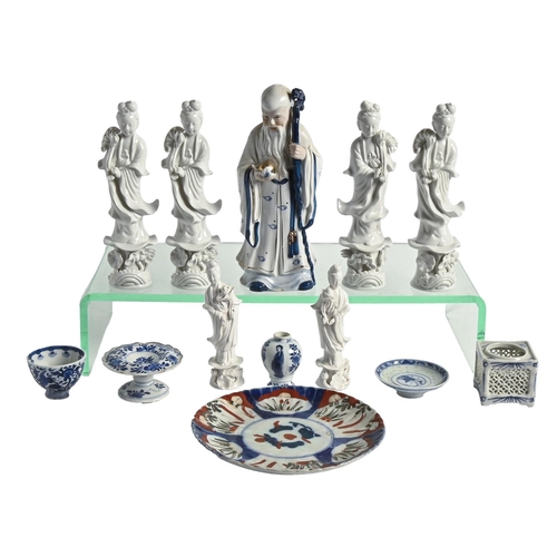 568 - Miscellaneous oriental and other ceramics, including blanc de chine figurines, blue and white tea bo... 