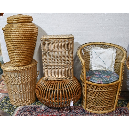 625 - A quantity of wicker furniture, including a three-fold screen, baskets, chairs, canterbury, etc... 