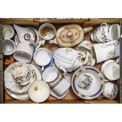 1154 - Miscellaneous ceramics, including Wedgwood and other tea ware, a Broadstairs Pottery vase, 30cm h, a... 