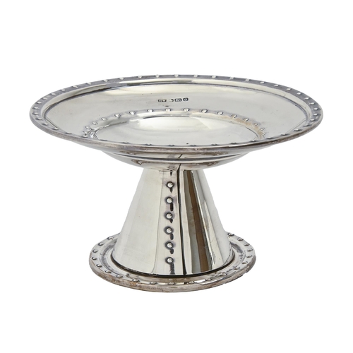 186 - An Edwardian silver tazza, on flared foot, 12cm diam, by Lee & Wigfull, Sheffield 1906... 